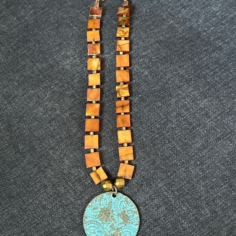 Elegant Turquoise and Brown Necklace
